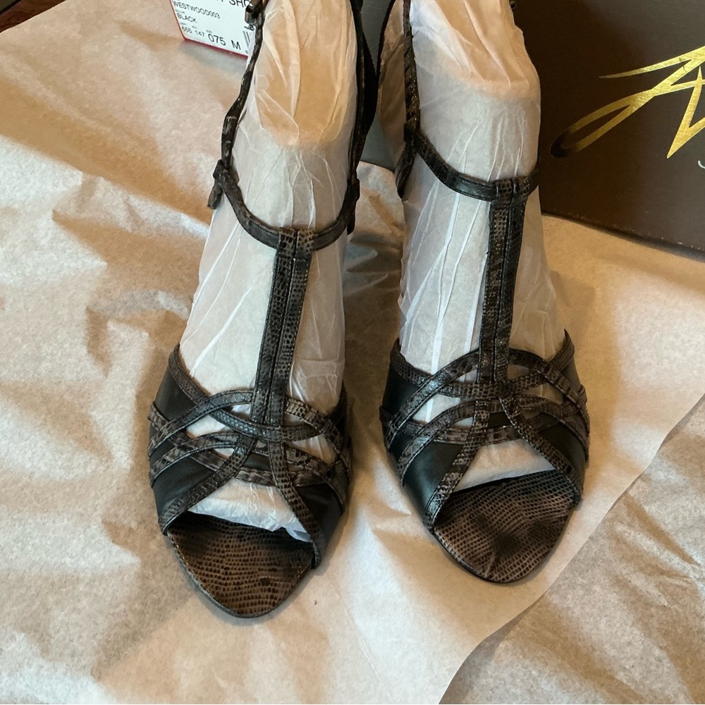 NWT J. Vincent Elegant Black Strappy Women's Sandals